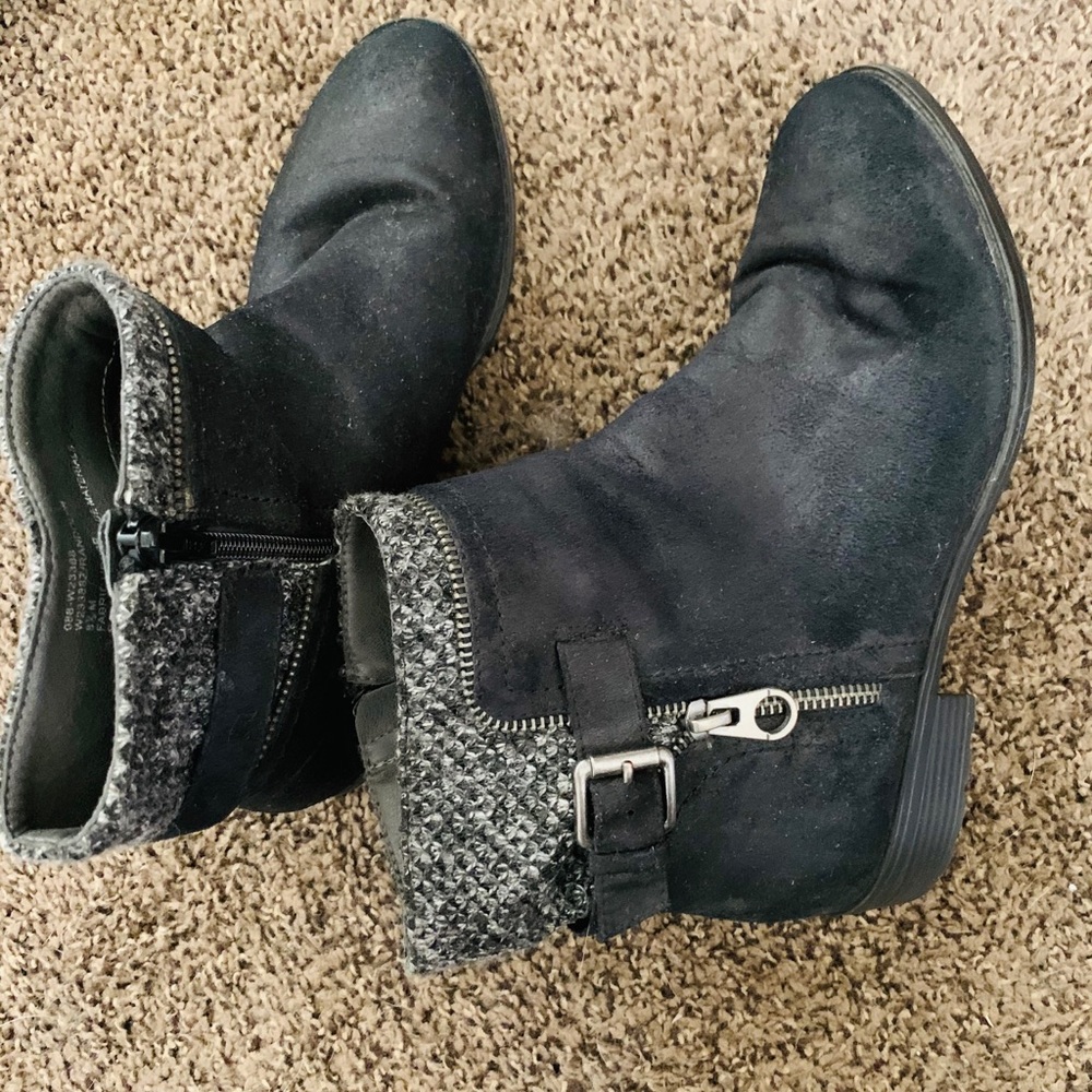 Black boots